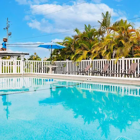 2 Bed Cottage With Pool, Close To Beach! Bbq Grills & Patio